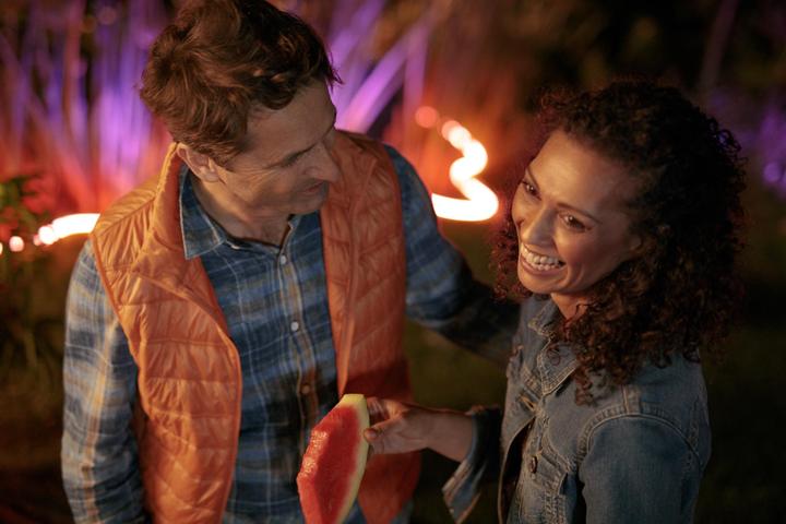 Productafbeelding Philips Hue Hue LED Stripe Lightstrip Buiten (DE Stekker) (Veelkleurig, 200 cm, Buiten)