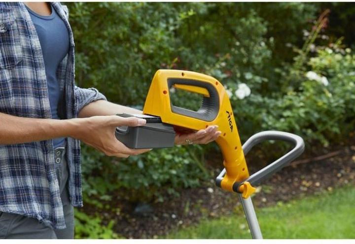 Actual product image Stiga GT 100e battery-powered lawn trimmer Soft grip, incl. battery, incl. charger 20V 2Ah Cutting width (Trim line)