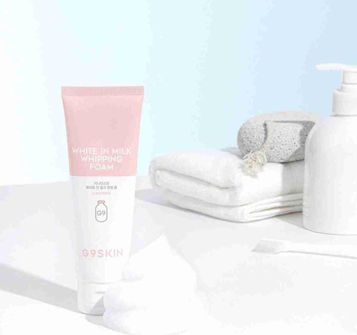 Immagine prodotto G9 Skin bianco nel latte che monta la schiuma (Schiuma, 120 ml)