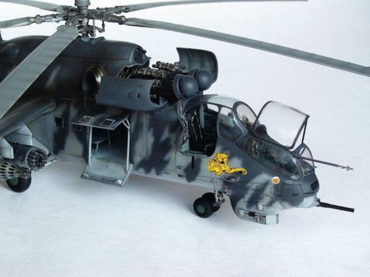 Actual product image Trumpeter Mil Mi-24 V Hind-E