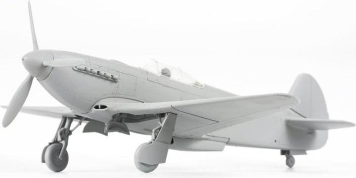 Actual product image Carson 1:72 WWII Yak-3 Soviet fighter plane
