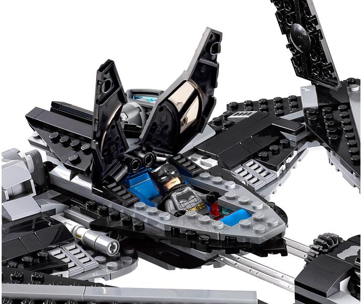 Produktbild LEGO Super Heroes Helden der Gerechtigkeit: Duell in der Luft (76046, LEGO DC)