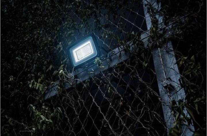 Produktbild Brennenstuhl Scheinwerfer LED JARO 20060 150 W (17500 lm, IP65)