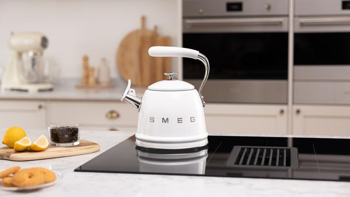 Actual product image Smeg WKF01WH (2.30 l)