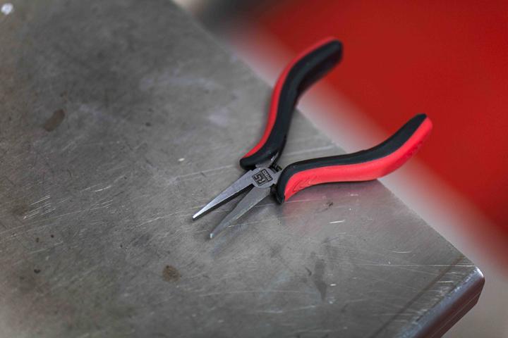 Produktbild RS PRO Elec. Flat nose plier 130mm (130 mm)