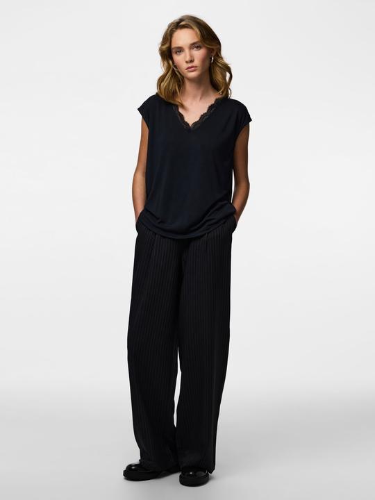 Produktbild Pieces Pckamala Lace V-Neck Tee Jrs Noos Bc (XL)