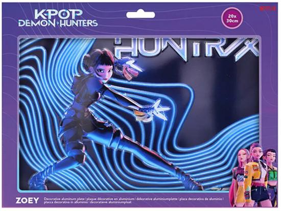 Image du produit Moriarty Art Project Metal plate - KPop Demon Hunters - Zoey, Huntrix (60.96 x 91.44 cm)