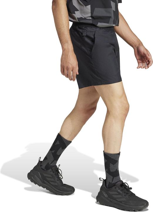 Produktbild Adidas Multi Shorts (L)