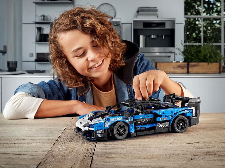 Actual product image LEGO McLaren Senna GTR (42123, LEGO Technic)