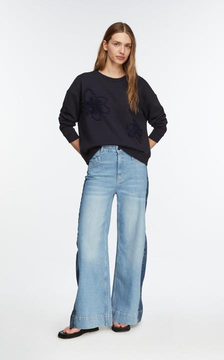 Produktbild Comma Sweatshirt Besticktes Sweatshirt mit geknitterten Blumenapplikationen (42)