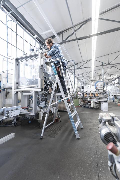 Actual product image Zarges Safemaster S folding platform ladder (Platform ladder, 327 cm)