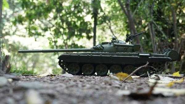 Image du produit Es-toys Heng Long, RC Tank Russian T- 72 (RTR Prêt à fonctionner)