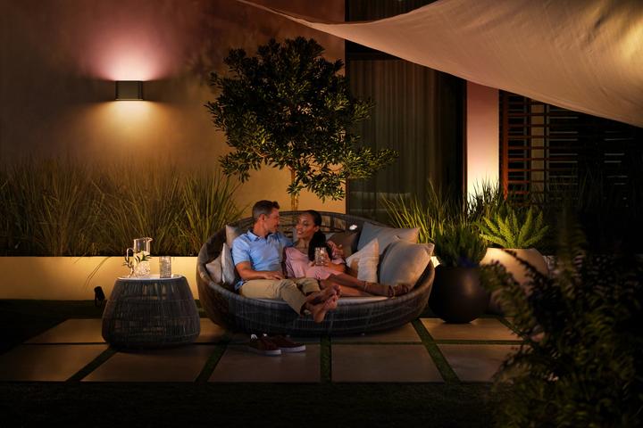 Immagine prodotto Philips Hue Ambiente bianco e colore Dymera (1020 lm, IP44)