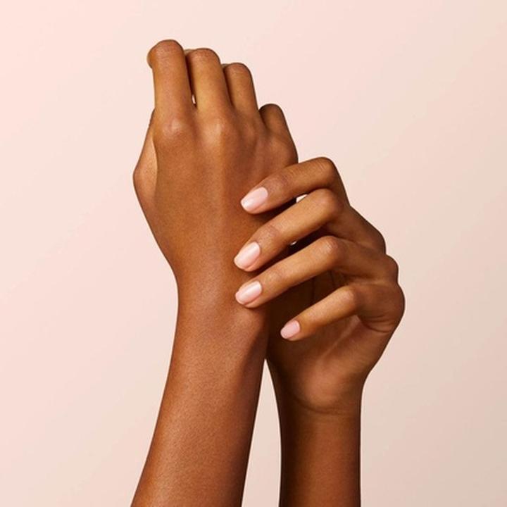 Actual product image Manucurist Green Flash (Pale Rose, UV gel varnish)