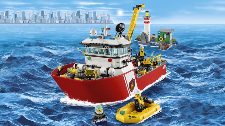 Produktbild LEGO Feuerwehrschiff (60109, LEGO City)
