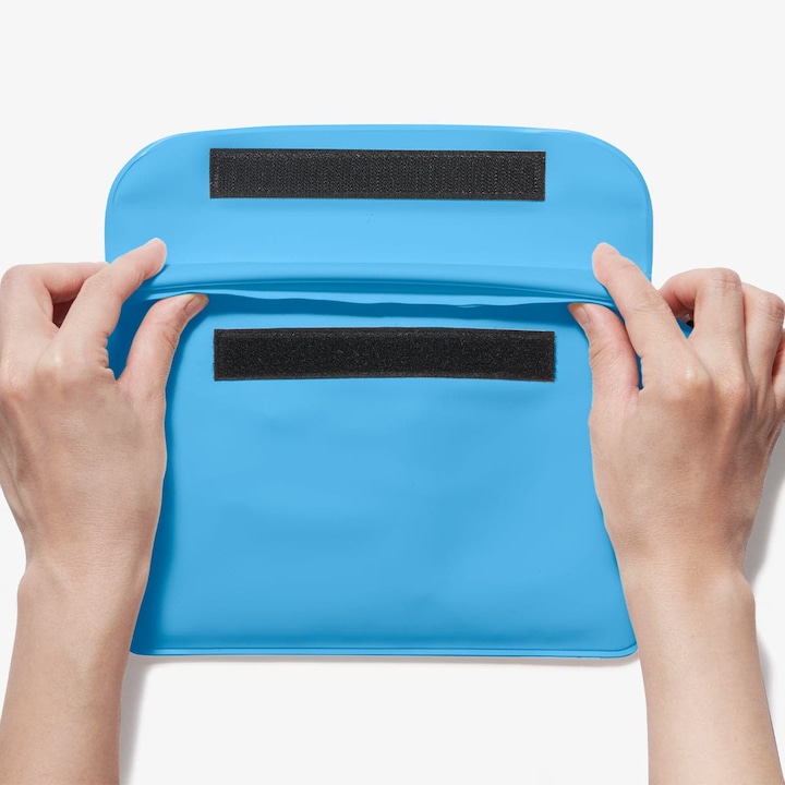 Actual product image Spigen Aqua Shield Waterproof Waist Bag A620 2 Pack, sea blue AMP06020