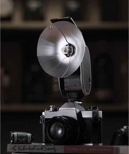 Immagine prodotto Godox Retro Lux Senior Rosso (Macroflash, Canon, Fujifilm, Nikon, Olympus, Pentax, Sony)