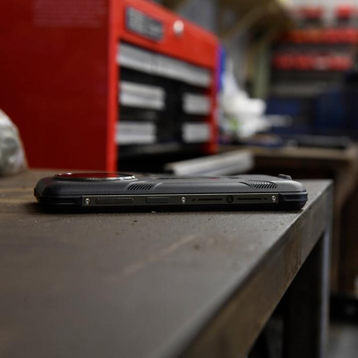 Actual product image JCB Toughphone MAX M20 (512 GB, Grey, 6.60", Dual SIM, 5G)