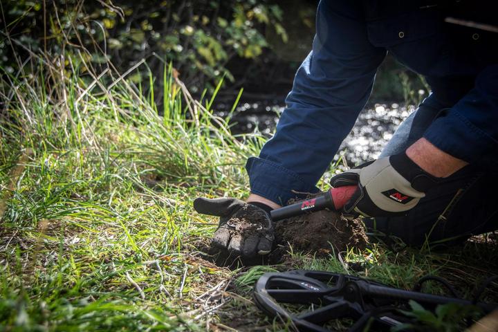 Produktbild Minelab - Wasserdichter Pinpointer Metalldetektor für Experten mit Ton-ID und Einstellbarer Empfindl