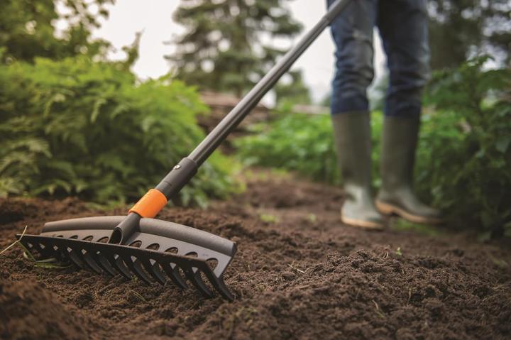 Actual product image Fiskars Rake
