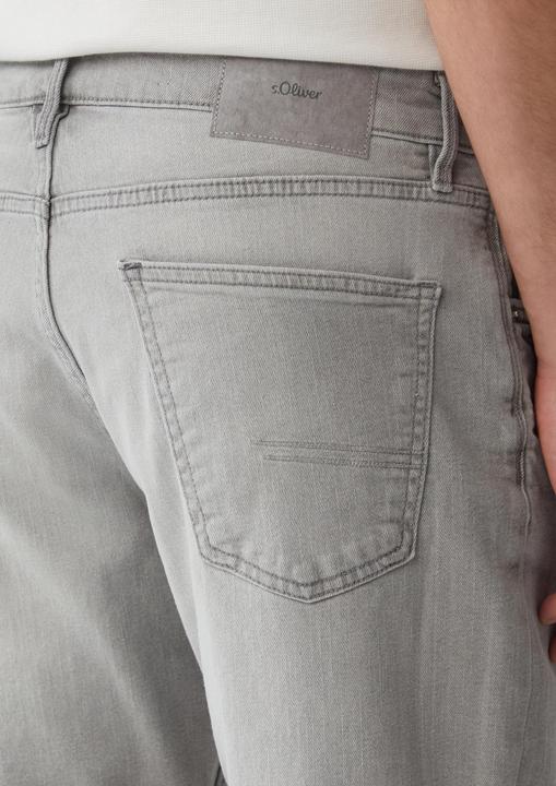 Actual product image S.Oliver Jeans-Hose Leichte Jeans-Bermuda / Regular Fit / Mid Rise (31)