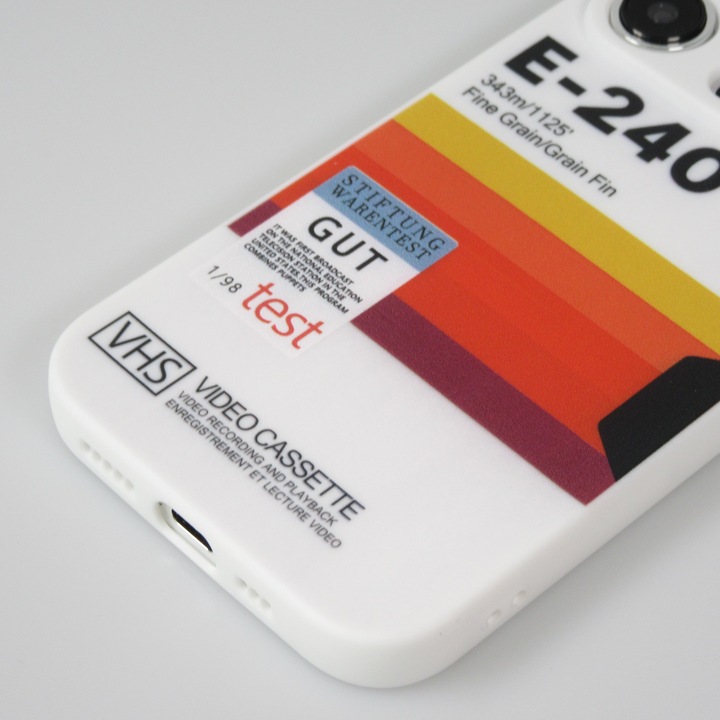 Produktbild PhoneLook Hülle Silikon Gummi vintage video cassette E-240 (Apple iPhone 15 Pro)