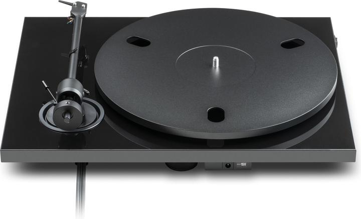 Produktbild Pro-Ject E1.2 + Pick It MM E - Hochglanzschwarz / Plattenspieler / Gurt / Cinch-Kabel 1,23 m (Manuell)