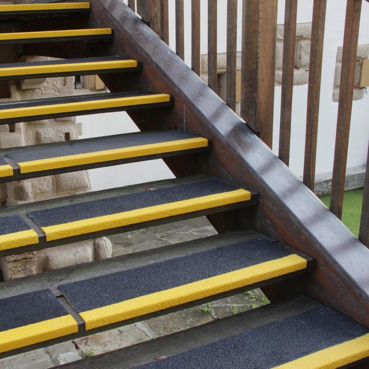 Produktbild Moravia PROline Antirutschwinkel, schwarz, Kante gelb, 230 x 30 x 800 mm