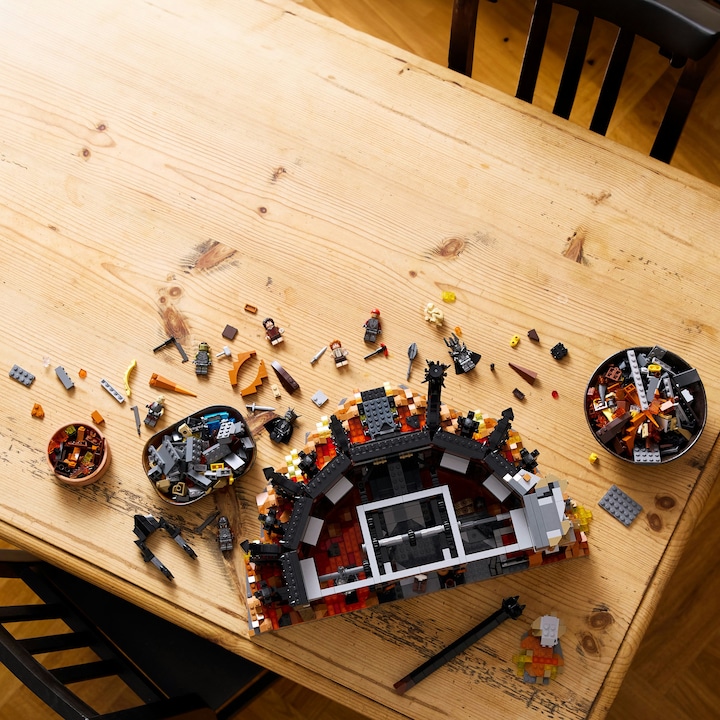 Immagine prodotto LEGO Il Signore degli Anelli: Barad-dûr (10333, LEGO Icons, Set LEGO rari)
