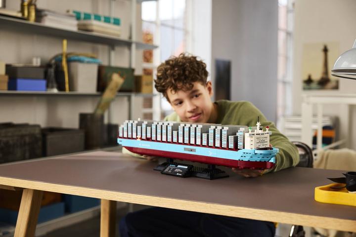 Actual product image LEGO Maersk-Containerschiff mit Zweistoffantrieb (40955)