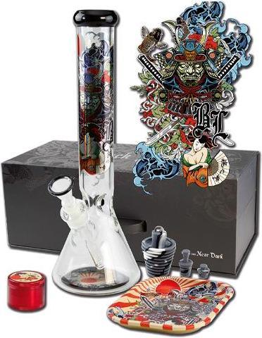 Produktbild Black Leaf Glasbong Ronin-Set mit Koffer