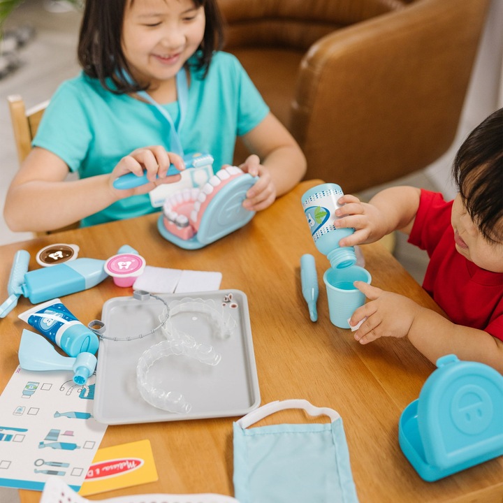 Actual product image Melissa & Doug Dentist set