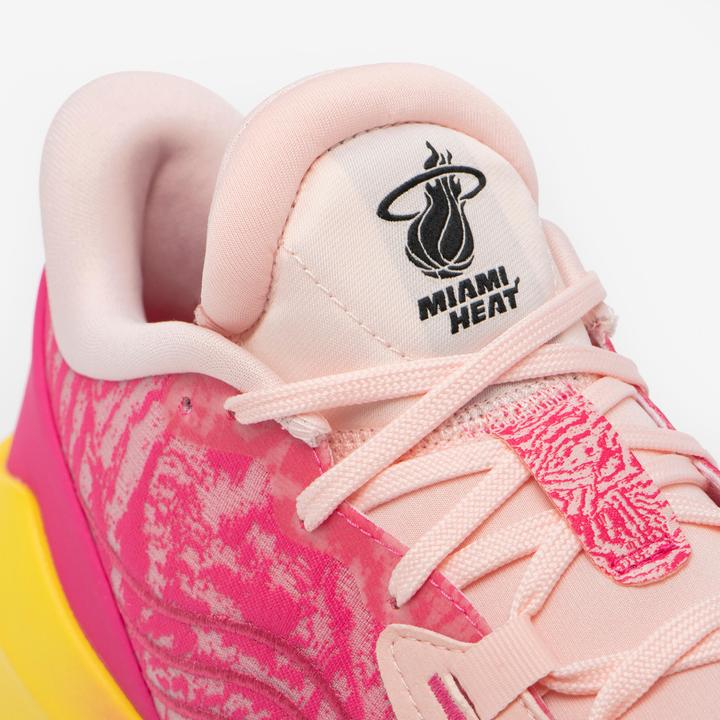 Produktbild Tarmak Men's/Women's Basketball Shoes Fast 900 Low-1 - NBA Heat/Pink (41)