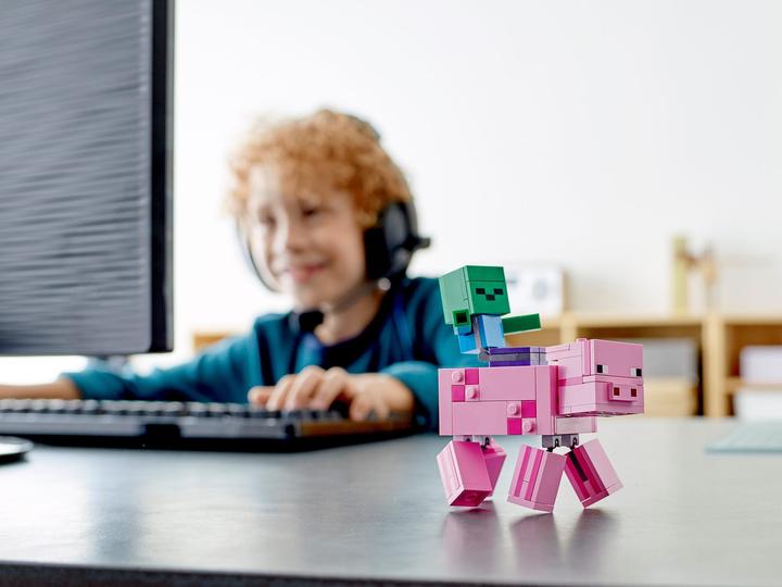 Actual product image LEGO BigFig pig with zombie baby (21157, LEGO Minecraft)