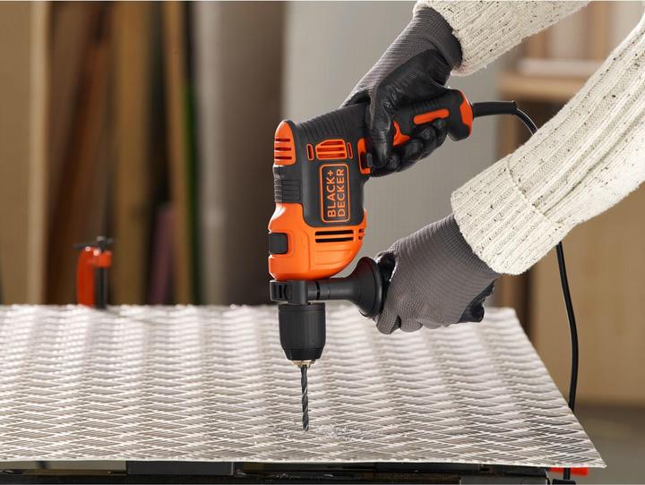 Actual product image Black & Decker BEH710QS Impact drill (Electrical connection)