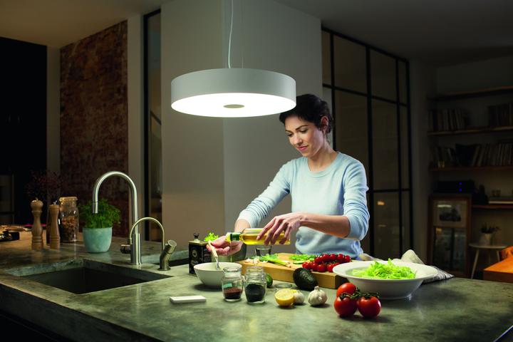 Actual product image Philips Hue Fair Basis BT (3000 lm)