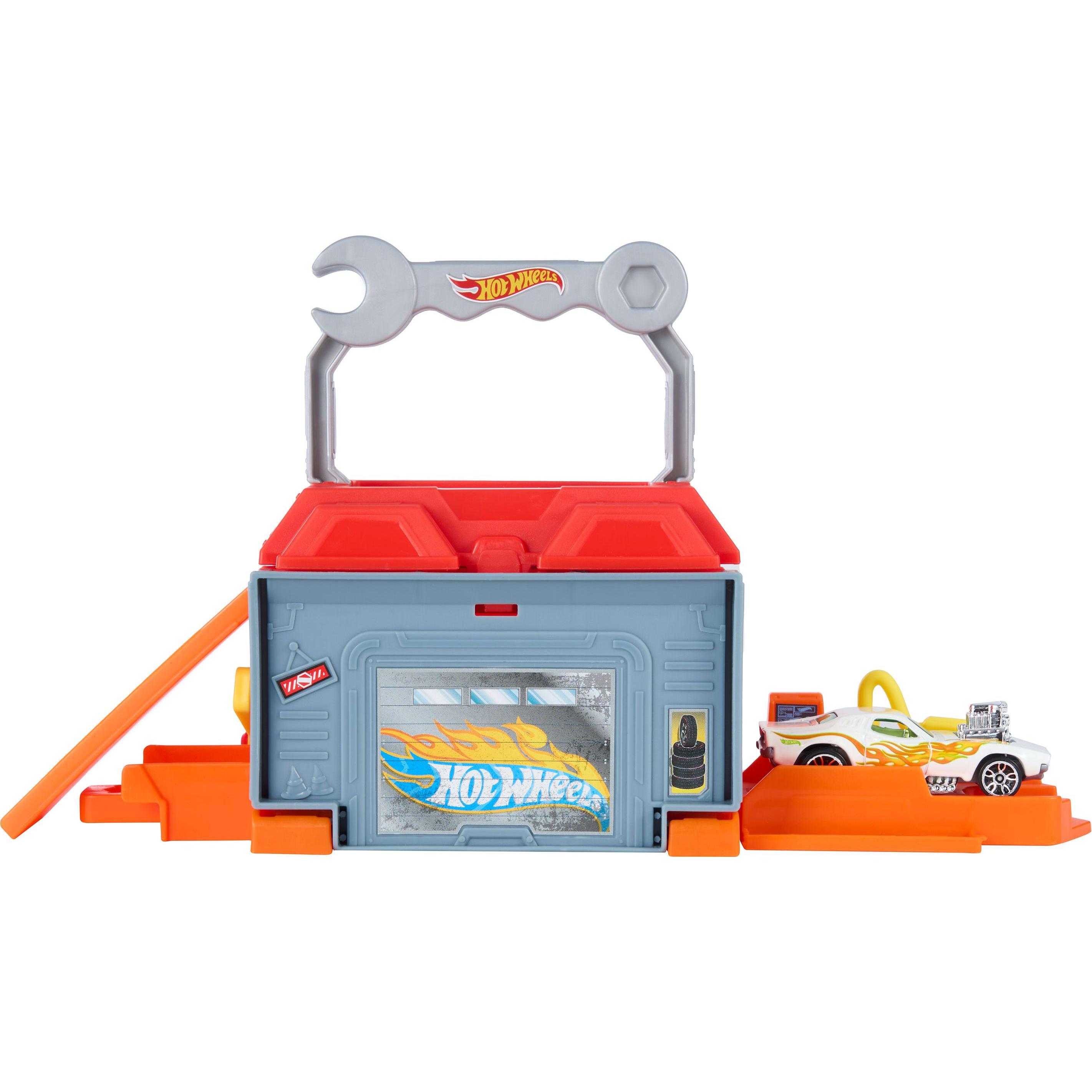 Hot Wheels Fold & Go Assortment