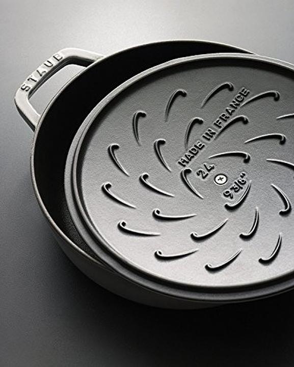 Immagine prodotto Staub Schmorpfanne Chistera 24cm, Kirsch-Rot, Gusseisen (24 cm, Pirofila + casseruola, Ghisa)