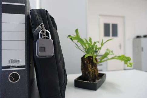 Actual product image Schwaiger Fingerprint lock