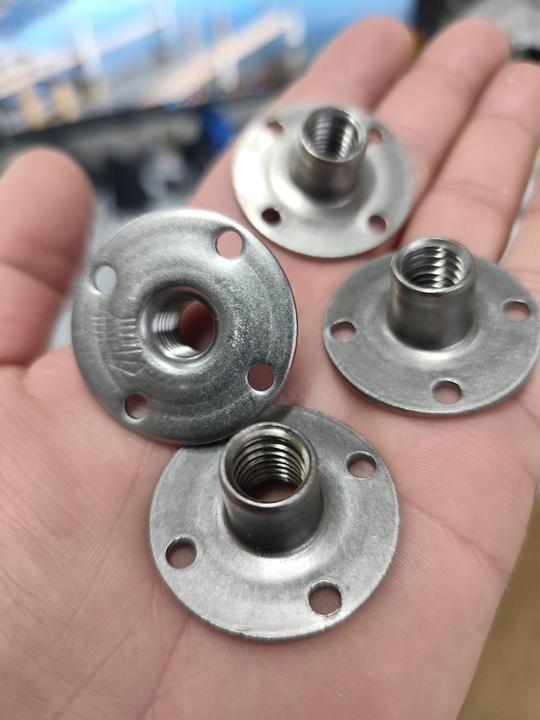 Produktbild Steilheit Spezial-Einschlagmutter M10 für Kletterwände, edelstahl (Panzermutter, Flanschmutter, Anschraubmutte (Silber)