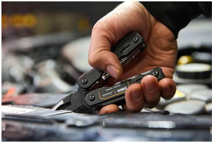 Actual product image DeWalt McLaren / 16-in-1 Multifunktionswerkzeug