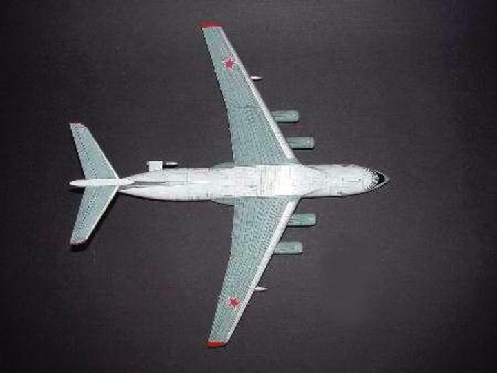 Actual product image Trumpeter Ilyushin IL-78 Midas