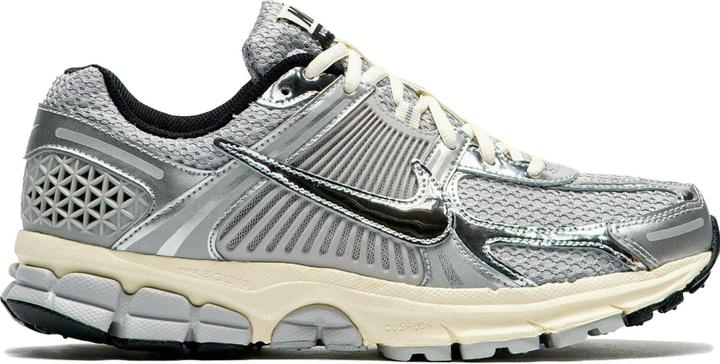 Chrome, Coconut Milk, Grey fog, Metallic Silver