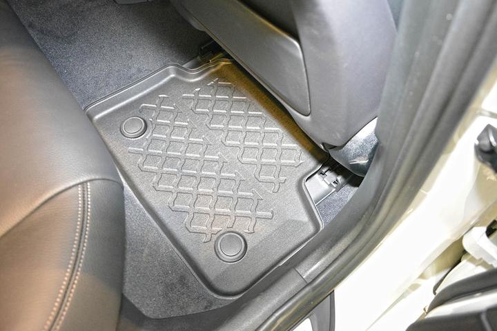 Produktbild Aristar Allwetter Fussmatten für BMW 5er Limousine / Touring (Kombi) ab 2017 bis heute (1 Set à 4 Fussmatten)