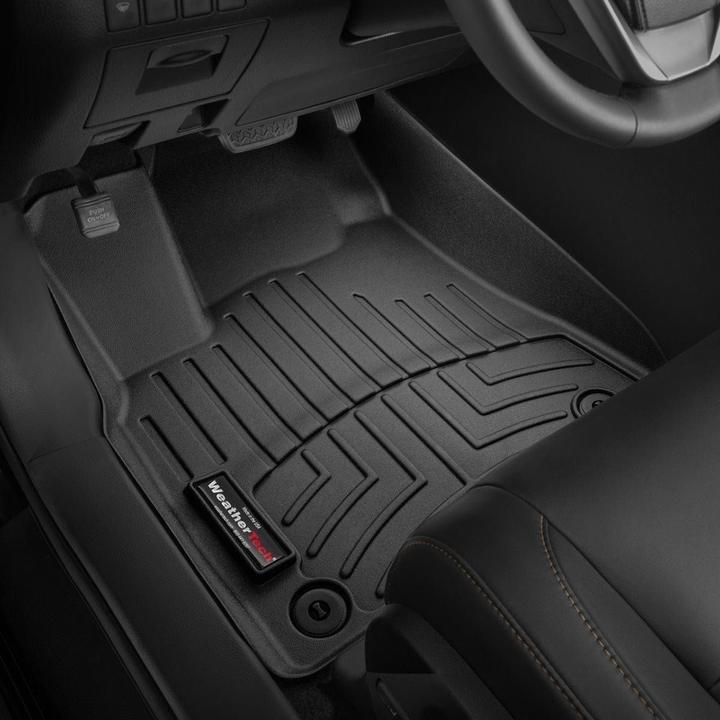 Image du produit WeatherTech Toyota Hilux (2016-2023) 1ère rangée de tapis de voiture (avec ouvertures d'aération)
