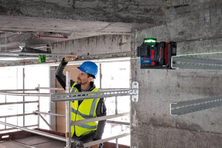 Actual product image Bosch Professional GLL 18V-120-33 CG