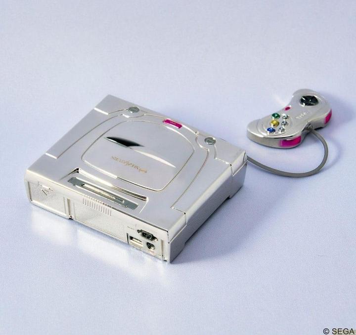 Image du produit Square Enix Sega Hardware Series Bright Arts Gallery Minifigure Diecast Sega Saturn White