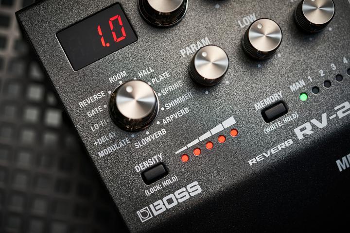 Actual product image BOSS RV-200 Reverb effectpedaal