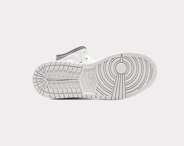 Produktbild Nike Air Jordan 1 (38)