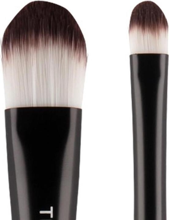 Actual product image QVS Double Ended Perfection Brush (Foundation)